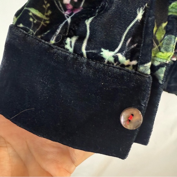 Soft Surroundings Velvet Floral Blouse
Top Womens Medium Blue Button
Down Shirt - Picture 6 of 15